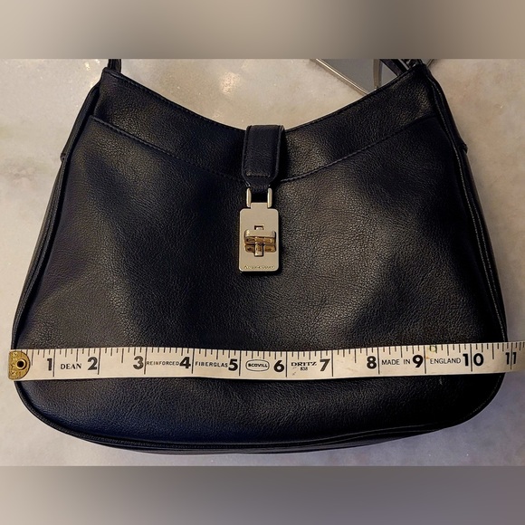 Liz Claiborne Shoulder Bag - Black - Stylish and Functional -EUC with Small Flaw - Picture 12 of 15